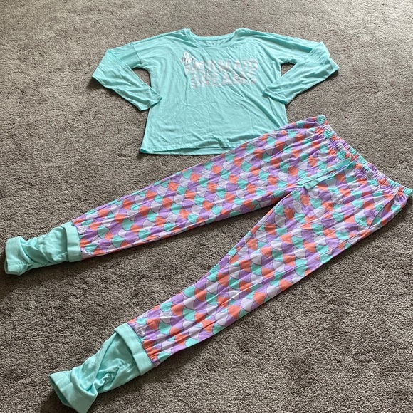 Disney Aqua Green Mermaid Dreams Pajama Set SIZE M - Picture 1 of 6
